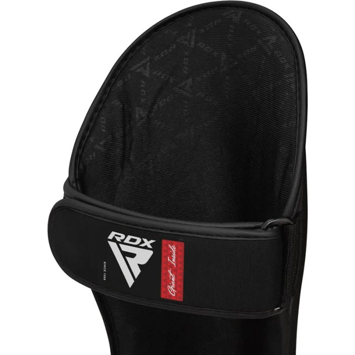 ochraniacze-piszczeli-rdx-t1-czarne (8).webp