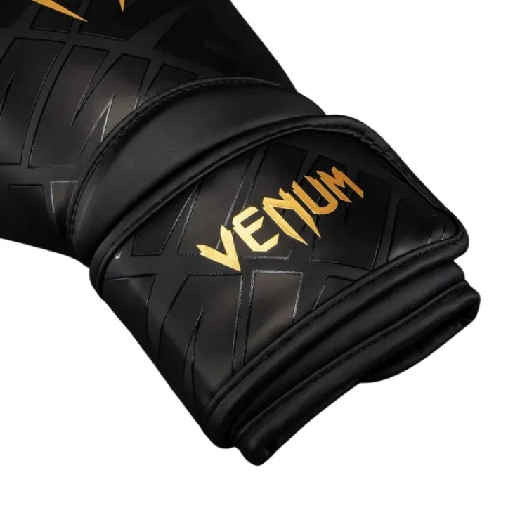 venum-rekawice-bokserskie-contender-15-xt-3d-czarnezlote (2).jpg