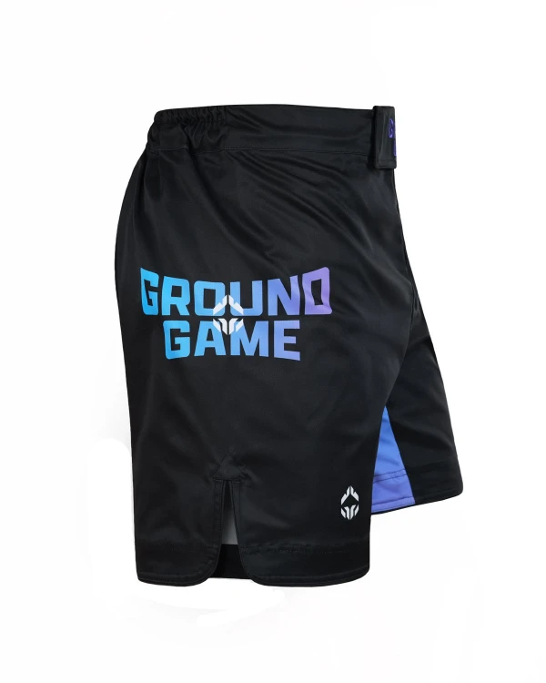 Spodenki Cyber Samurai – bok z logo Ground Game i rozcięciem nogawki