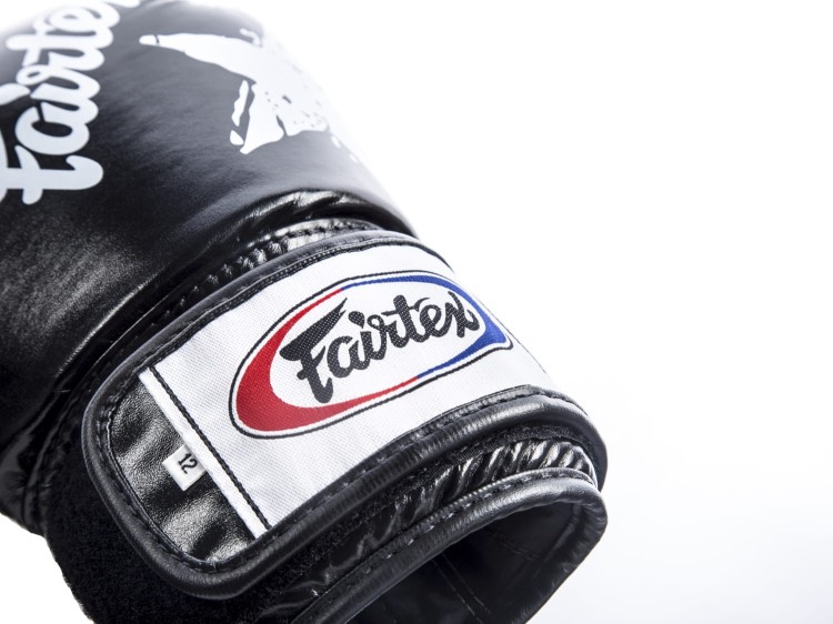 RĘKAWICE BOKSERSKIE FAIRTEX BGV1-N (blackwhite) Nation Print (4).jpg