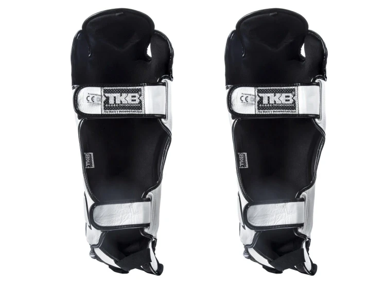 Ochraniacze piszczela i stopy TOP KING TKSGE (GL) EXTREME (whiteblack piping) (3).jpg