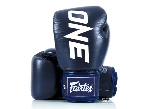 Rękawice bokserskie FAIRTEX ONE X ONE Championship (blue) (1).jpg