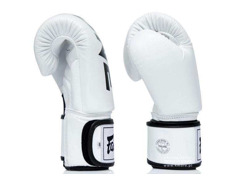 Rękawice bokserskie FAIRTEX ONE X ONE Championship (white) (3).jpg