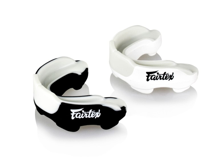 Ochraniacz na zęby (szczęki) FAIRTEX MG3 (blackwhite) (1).jpg