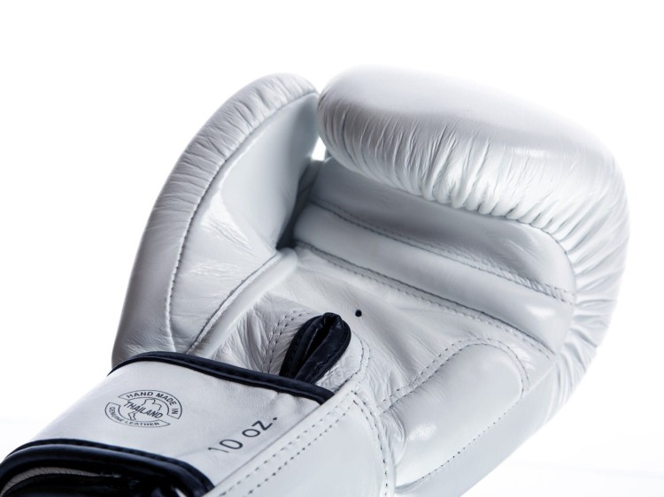 Rękawice bokserskie FAIRTEX BGV19 (white) (5).jpg